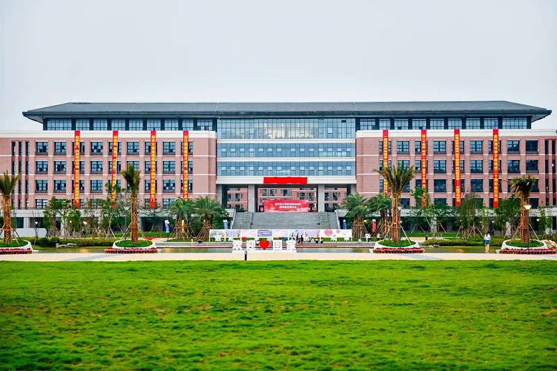 学校上床下桌公寓床