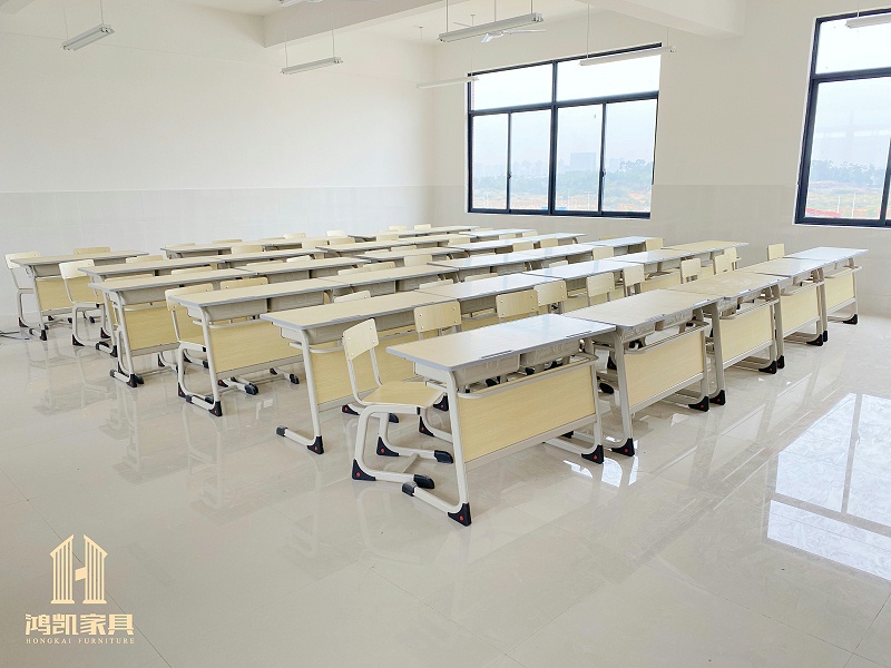 学校课桌椅