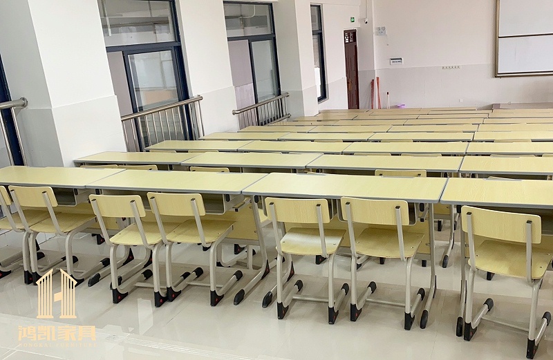学校课桌椅