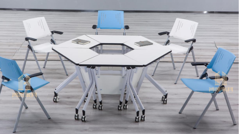 香港六宝典最新版开奖打造富于学生乐趣和创造力团队学习的协作式课桌椅