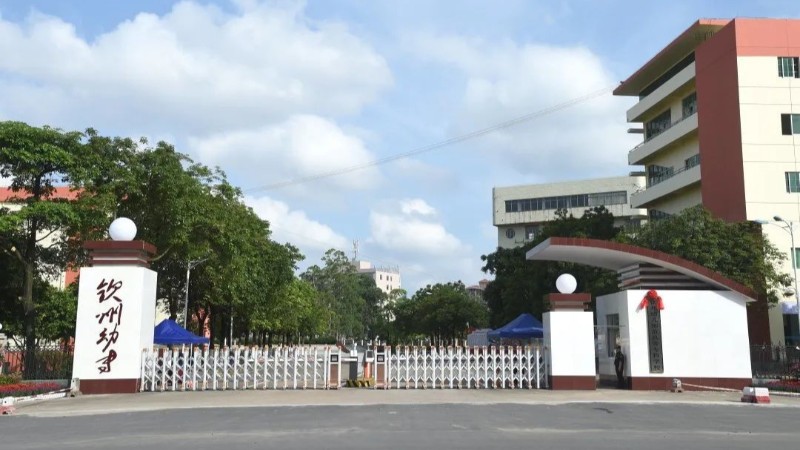 钦州幼儿师范高等专科学校宿舍公寓床安装现场