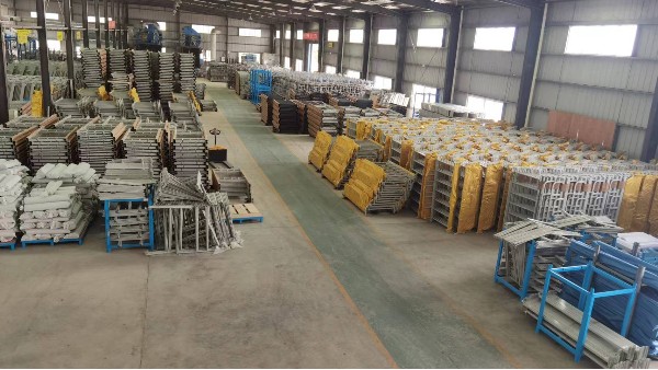 我们才是真正的课桌椅源头工厂，车间实拍！