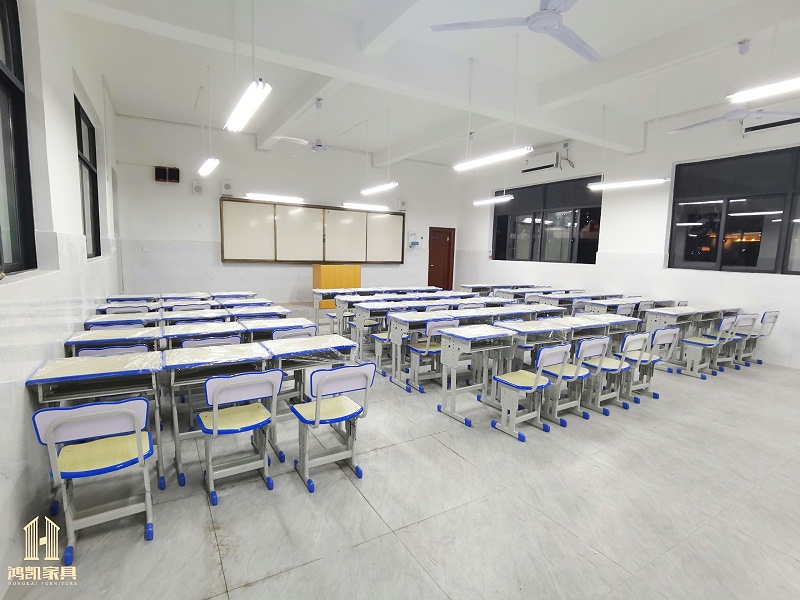 学校升降课桌椅